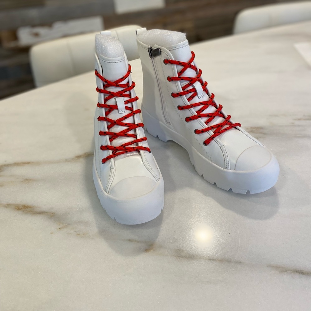 Women’s Boots SIZES 8 and 9 Available!!